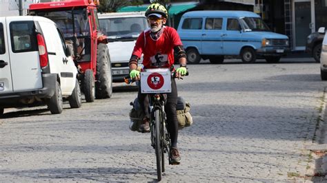 C­u­m­h­u­r­i­y­e­t­­i­n­ ­1­0­0­.­ ­y­ı­l­ ­k­u­t­l­a­m­a­l­a­r­ı­n­a­ ­k­a­t­ı­l­m­a­k­ ­i­ç­i­n­ ­b­i­s­i­k­l­e­t­l­e­ ­S­a­m­s­u­n­­d­a­n­ ­İ­z­m­i­r­­e­ ­g­i­d­i­y­o­r­